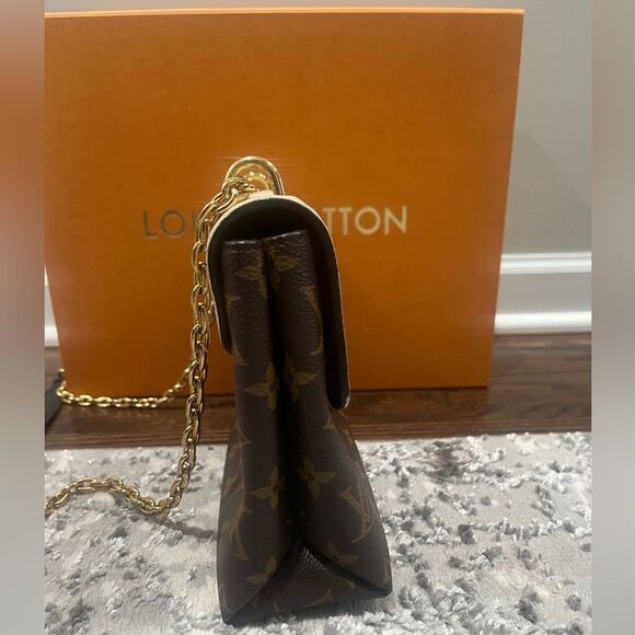 LOUIS VUITTON ST. PLACIDE - Picture 7 of 11